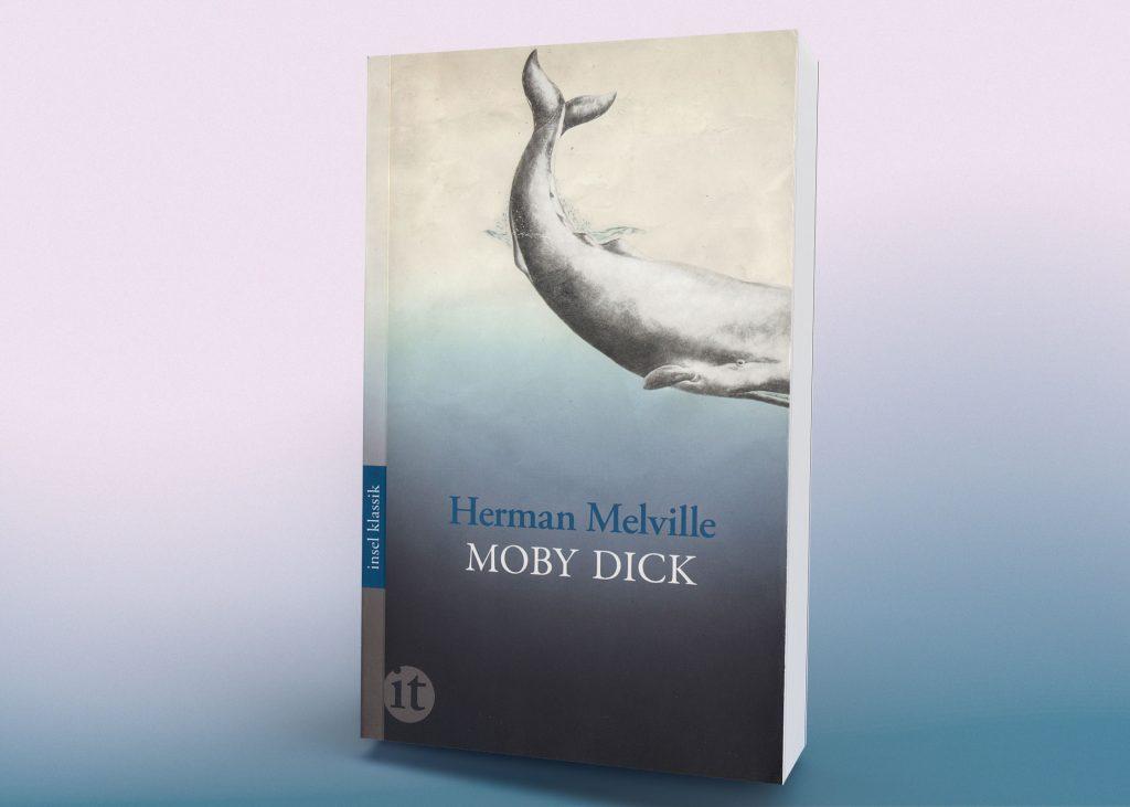Cover von Moby Dick. Es zeigt die Illustration eines weißen Wals mit hoch erhobener Schwanzflosse.